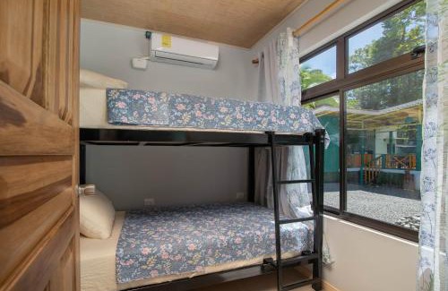 Chiguata House | Cabina El Titi, 3Min from the Beach! Playa Chiquita