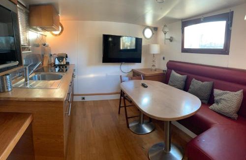 Quartier de la Muette Apartment | Cabine sur péniche à Bagatelle