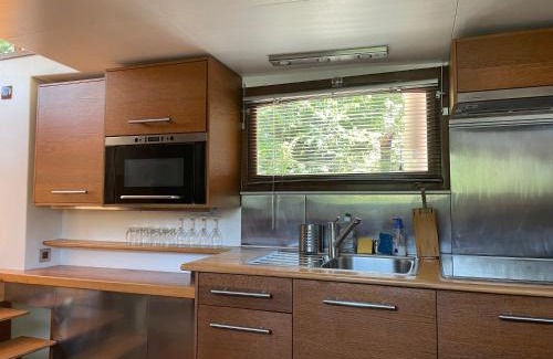 Quartier de la Muette Apartment | Cabine sur péniche à Bagatelle