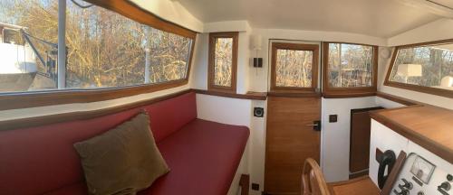 Quartier de la Muette Apartment | Cabine sur péniche à Bagatelle