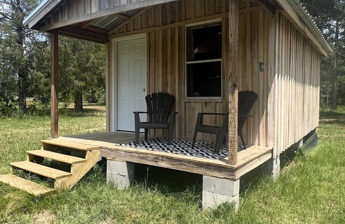 Hartford Cabin | Cabins at Grizzly Ranch!