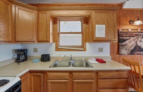 Logan Cabin | Cabins In Hocking - Retreat cabin 3