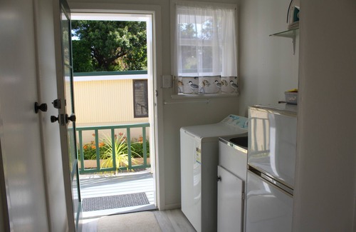 Cable Bay House | Cable Bay 3 Brm home close to the Beach with views.