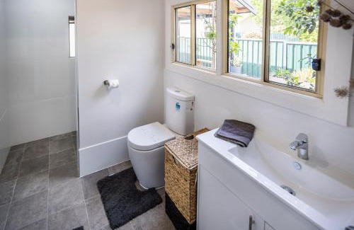 Parkes House | Cabo’s On Currajong Warm, Cosy and Welcoming