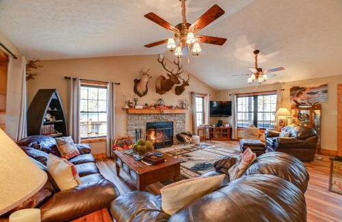 Cadiz House | Cadiz Vacation Home with Deck Walk to Lake Barkley