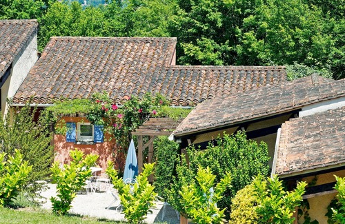 Larzac Apartment | Cadouin - sleeps 4 guests in 2 bedrooms