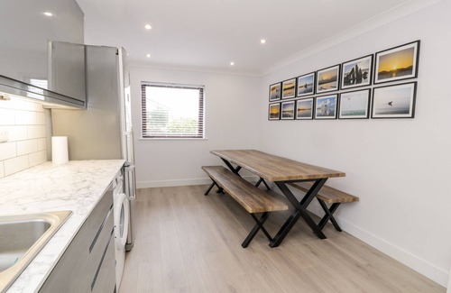 Newborough House | CAE TEG, pet friendly, with a garden in Niwbwrch (Newborough)