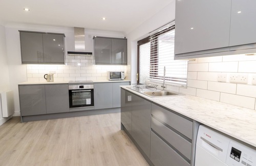 Newborough House | CAE TEG, pet friendly, with a garden in Niwbwrch (Newborough)