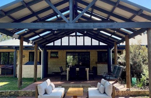 Yallingup House | Cairnamohr - Tranquil Bush Retreat - Pets ok