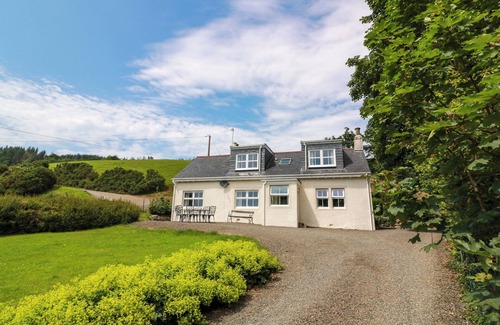 Girvan House | CAIRNHILL, pet friendly, country holiday cottage in Girvan