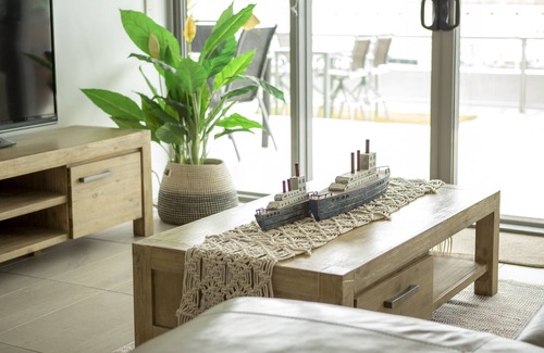 Cairns Central Business District Apartment | CAIRNS WATERFRONT LUXURY AT HARBOURLIGHTS