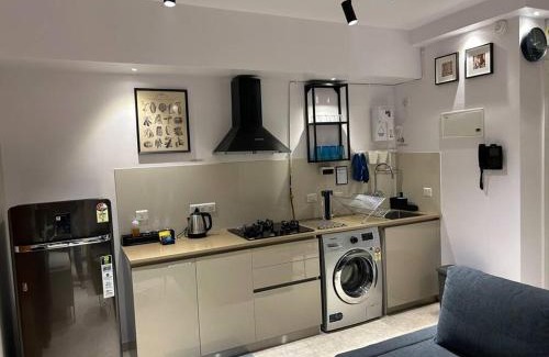 Thane West Apartment | Cairo studio @hiranandani