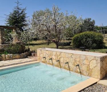 San Martin Sarroca House | Cal Colina - Karaktervol landhuis met privé zwembad