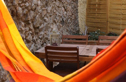 Riudecanyes Cottage | Cal Pedret: Comfortable rural apartment with patio. Between sea and mountains.