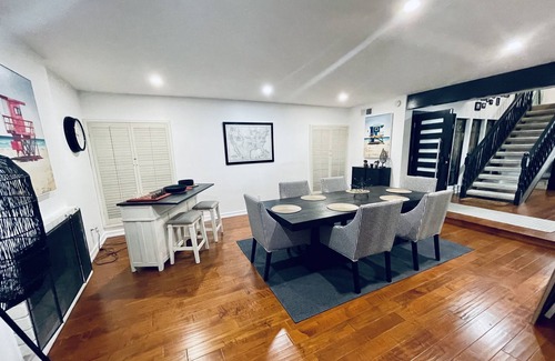 Calabasas House | Calabasas Oasis Retreat w/Pool,Jacuzzi,Gym &more!