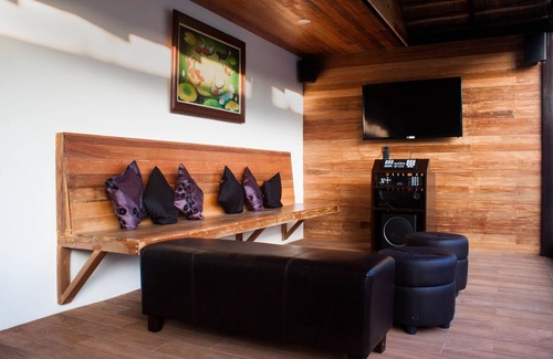 Pansol Villa | California Beach Casita