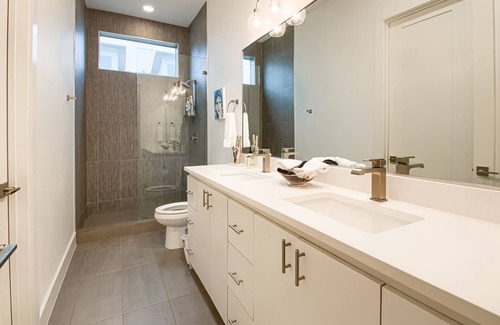 Old East Dallas House | California Vibes in heart of Dallas, heated pool