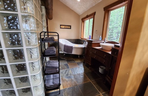 Division No. 11 Cabin | Calling all Hunters Log Cabin on the River!