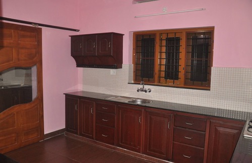 Quilon House | Calm, Lake-facing, Clean Villa/Rooms