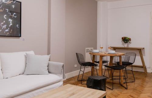 Retiro Apartment | Camassia Beautiful Apartment