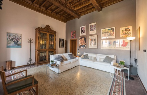 Prato Apartment | CAMBIONI ROOMS DOWNTOWN APARTMENT cin.IT00005C2SW6NAP8