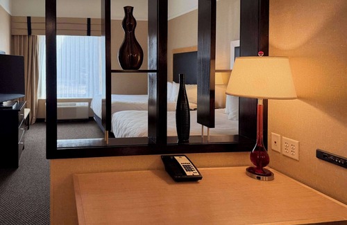 Traverse City Hotel | Cambria Hotel Traverse City