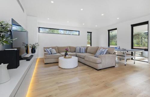 Sorrento House | Cambridge Gardens - Sorrento Resort Style Luxury with Gas Heated Pool & Spa