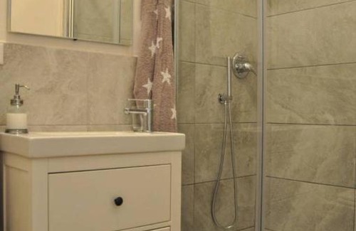 Bolognina Bed & Breakfast | CAMERA e BAGNO PRIVATO a 3 minuti dalla Stazione