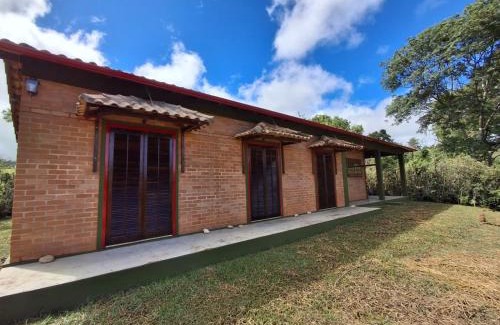 Passa Quatro House | Caminho da Toca