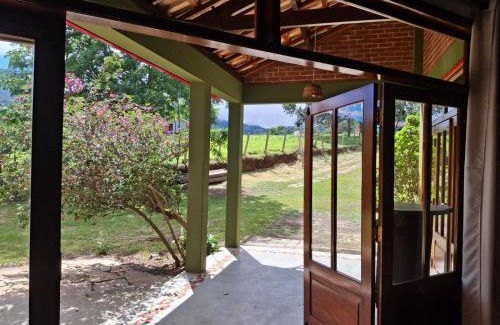 Passa Quatro House | Caminho da Toca