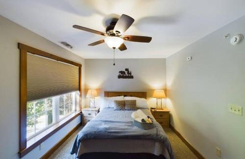 Snowshoe House | Camp 4 Ski-in-ski-out Townhome With Ski Shuttle