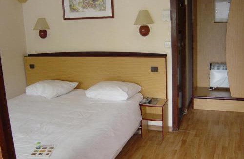 Illzach Hotel | Campanile Mulhouse - Illzach Ile Napoléon