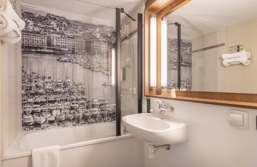 Notre-Dame-Limite Hotel | Campanile NATURE - Marseille Saint-Antoine