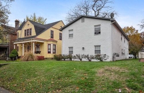 University District Apartment | Campbell at the Quad- 2BR 1BA Apt| North Campus