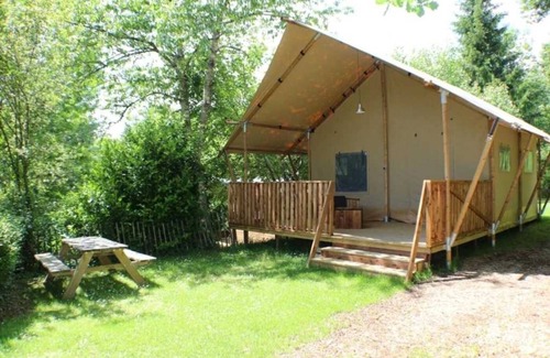 Saint-Constant-Fournoules House | Camping 3 étoiles - Piscine - eec0cd