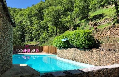 Saint-Constant-Fournoules House | Camping 3 étoiles - Piscine - eec0ce