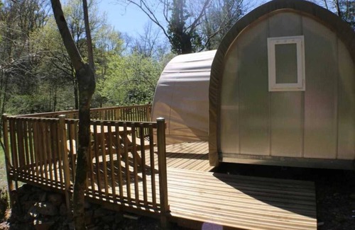 Saint-Constant-Fournoules House | Camping 3 étoiles - Piscine - eec0ca