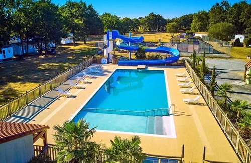 La Boissiere-de-Montaigu House | Camping Heart of Vendée* - Mobile home Premium 3 rooms 4 people air-conditioned - TV