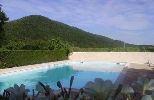 Puy-l'Eveque House | Camping 3 étoiles - Piscine - ccbahda