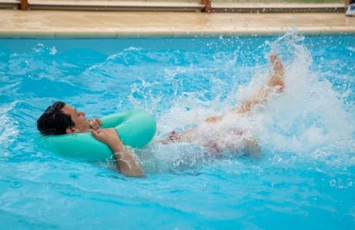 Chamberet House | Camping 3 étoiles - Piscine - eecece