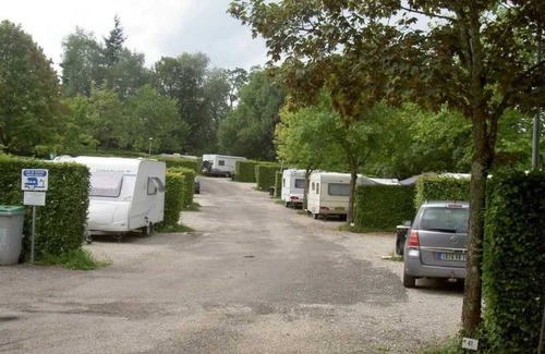 Lons-le-Saunier House | Camping 4 étoiles - Piscine - efa00b