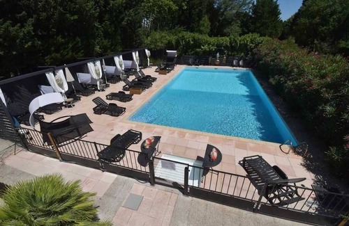 Paluds de Noves Ski Chalet | Camping 4 étoiles - Piscine - eehf0i
