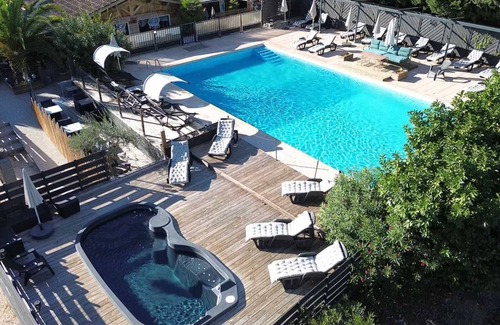 Paluds de Noves House | Camping 4 étoiles - Piscine - eehgfi