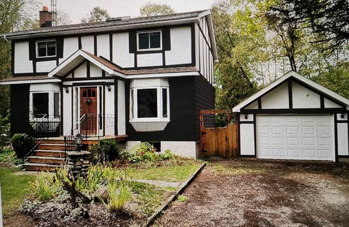 Whitchurch-Stouffville House | Camping staycation - secluded class A RV and trailer