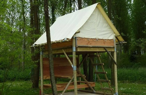 Cormoranche-sur-Saone House | Camping du Lac* - 1 Room 2 Person Perched Tent