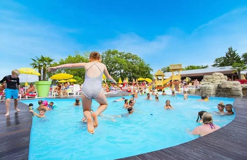 Guerard House | Camping Le Chêne Gris* - Mobil-home Classic 3 rooms 4 adults + 2 children air-conditioned