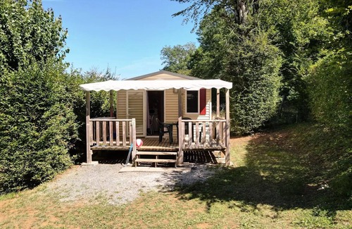 Marcillac-Saint-Quentin House | Camping Le Pont de Mazerat * - Mobilhome 21 m2: A small comfortable model for a duo or trio 4 people
