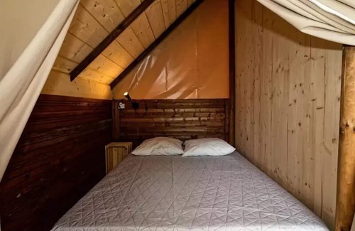 Vollore-Ville RV Rental | Camping le Grün de Chignore - Canadian 3 Rooms 4 People