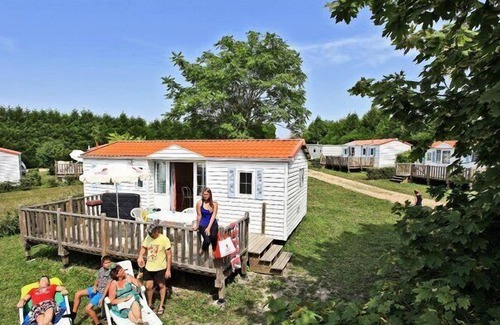 Ingrandes House | Camping Le Petit Trianon **** - Mobile Home 3 Rooms 4 Persons Classic
