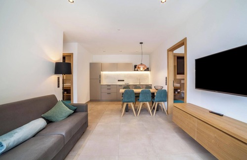 Saltusio Apartment | Camping Passeier Apartment Abendrot with Mountain View, Pool, Sauna, Wi-Fi, Terrace and Garden